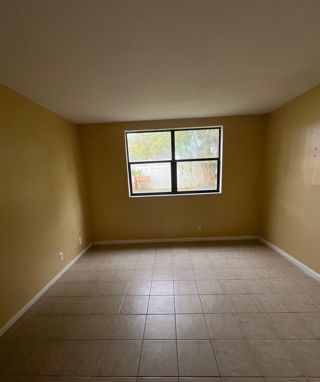 COUNTRY PARK CONDO - Residential