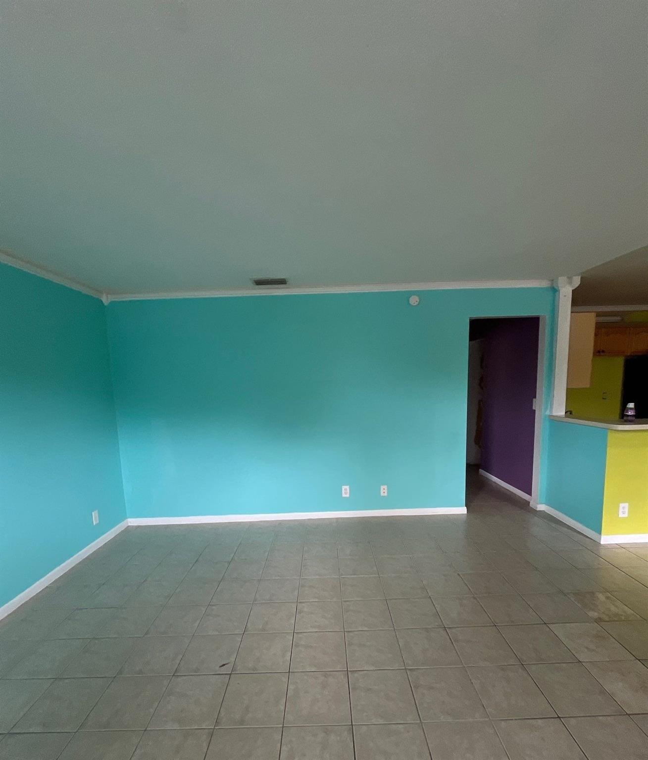 COUNTRY PARK CONDO - Residential