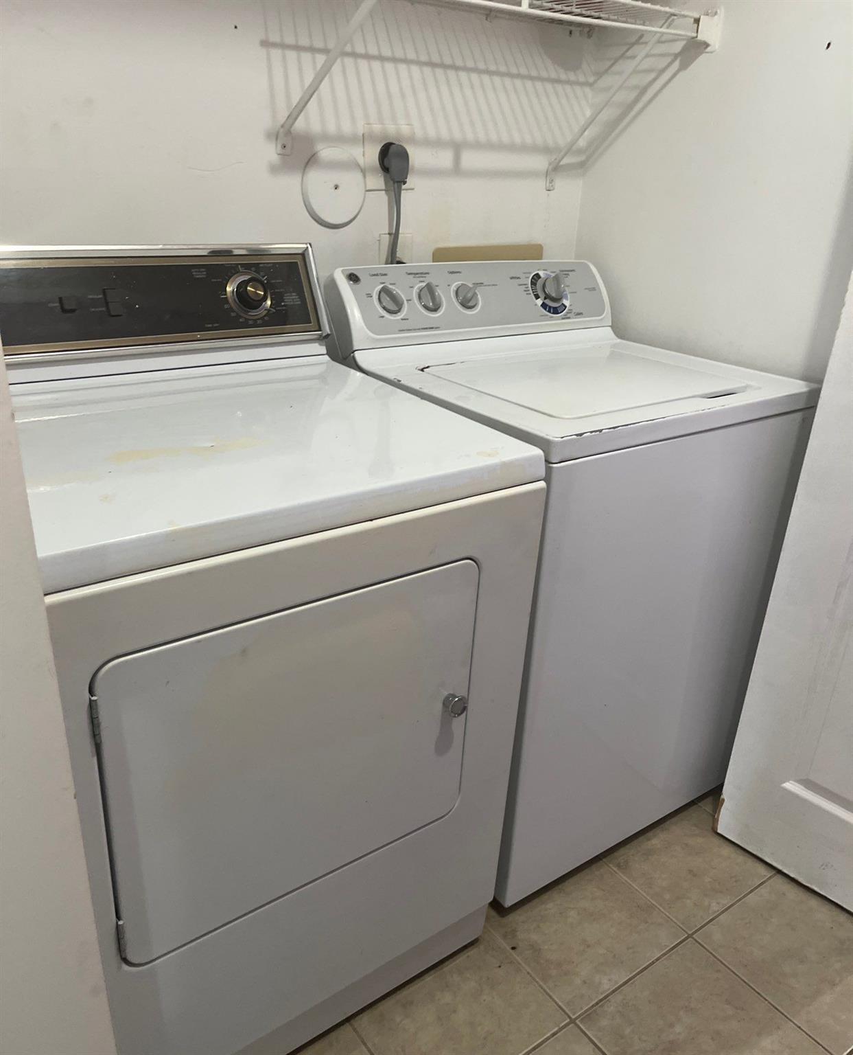 COUNTRY PARK CONDO - Residential