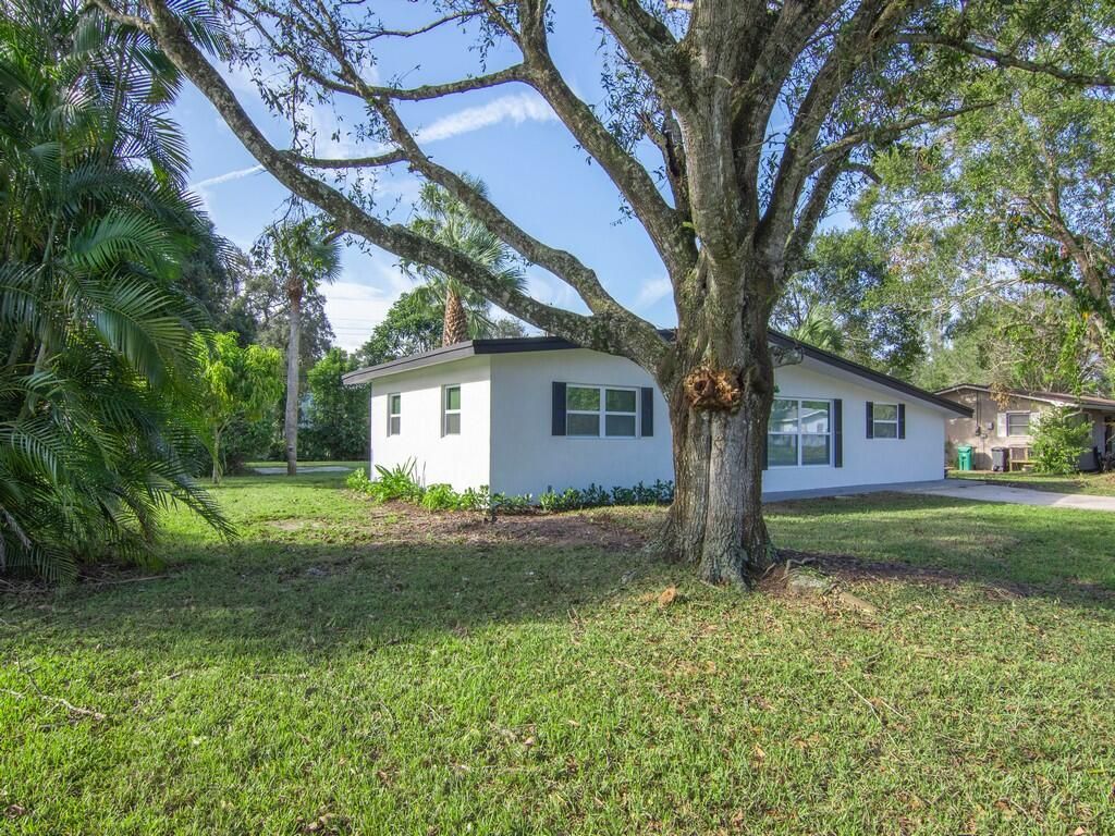 Photo of 7601 Georges Road, Fort Pierce, FL 34951 (MLS # R11025780)