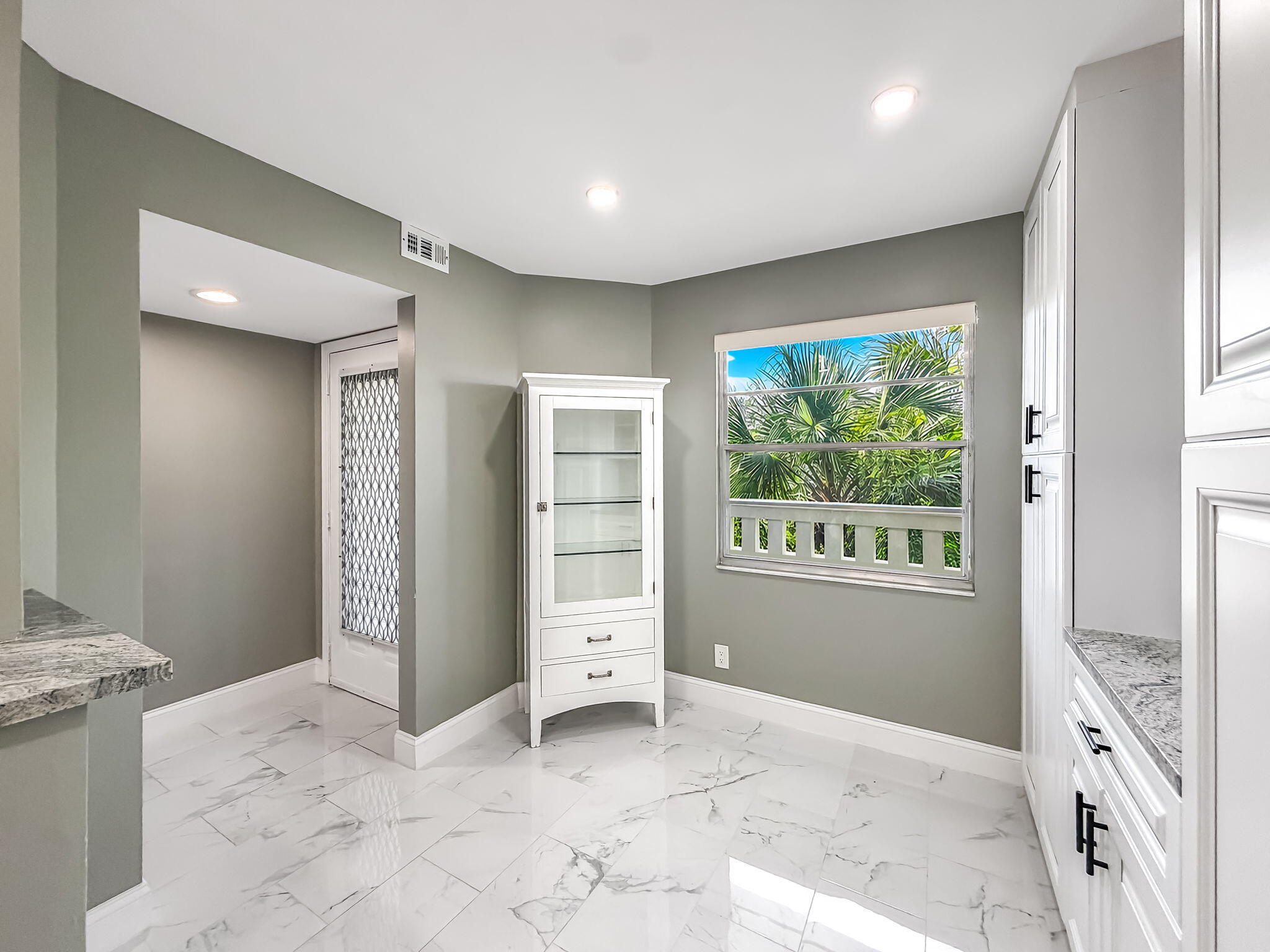 1802 Eleuthera Point E3