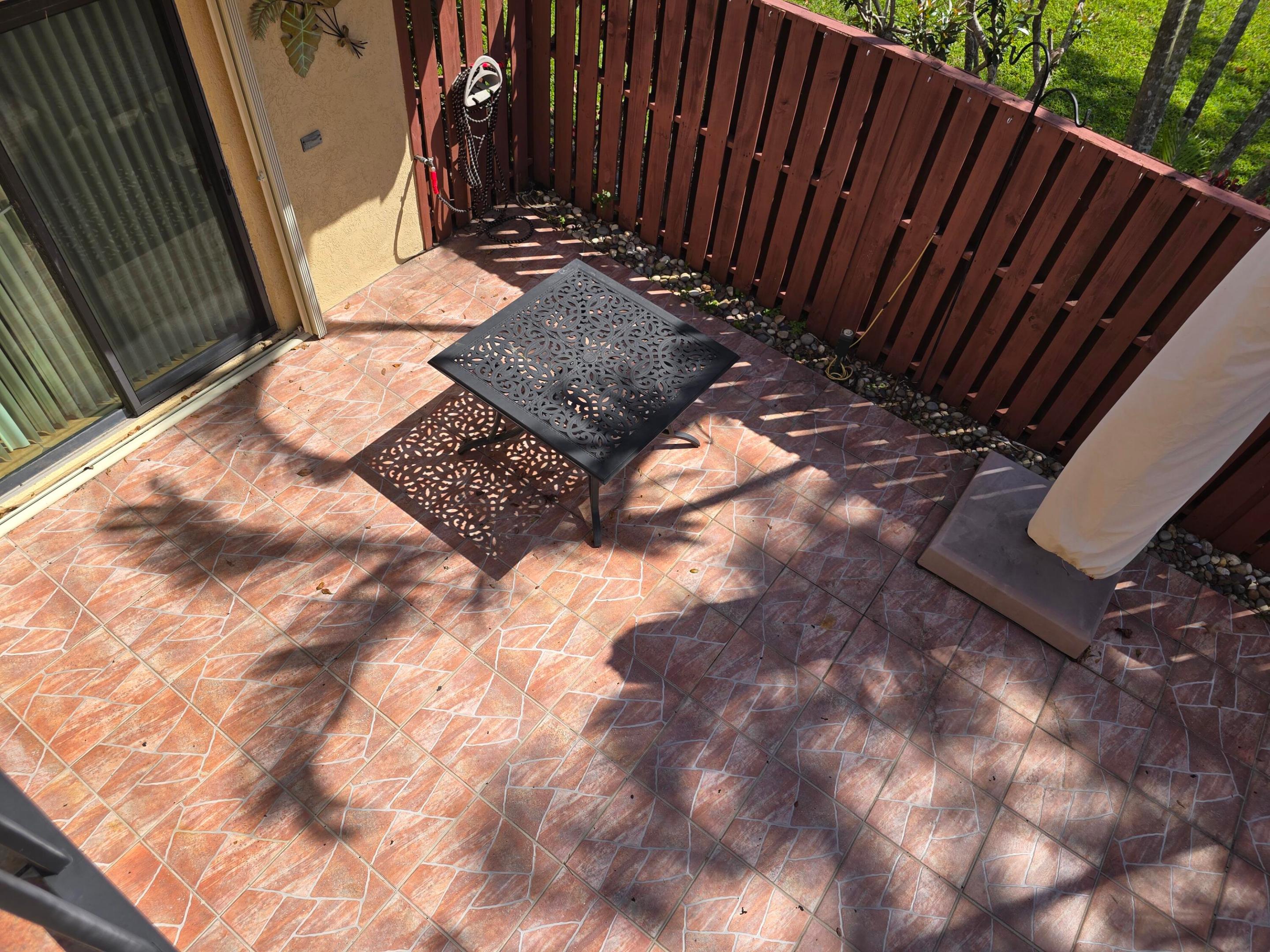 LAKESIDE - Residential