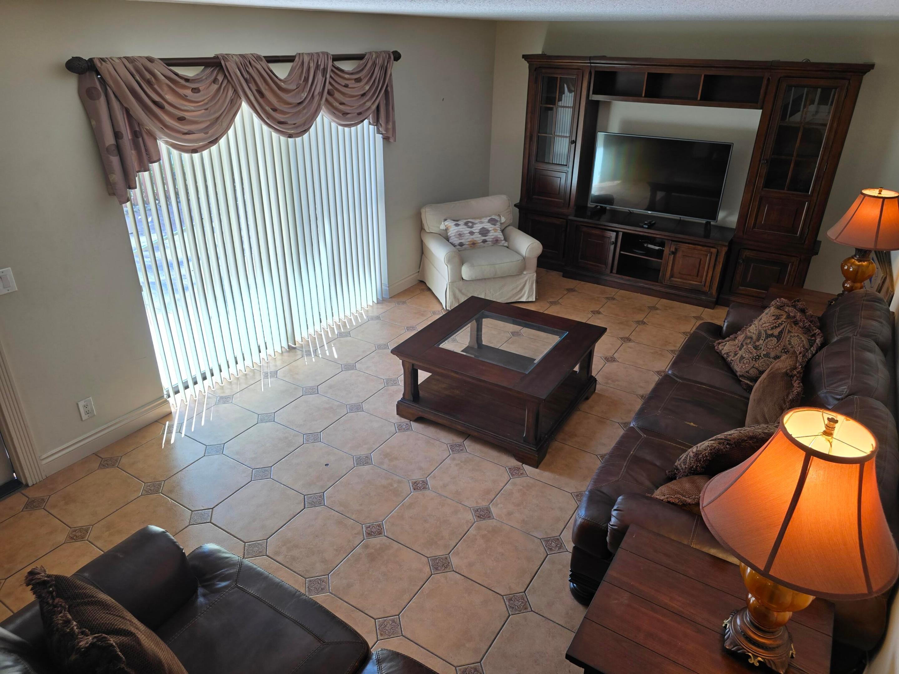 LAKESIDE - Residential