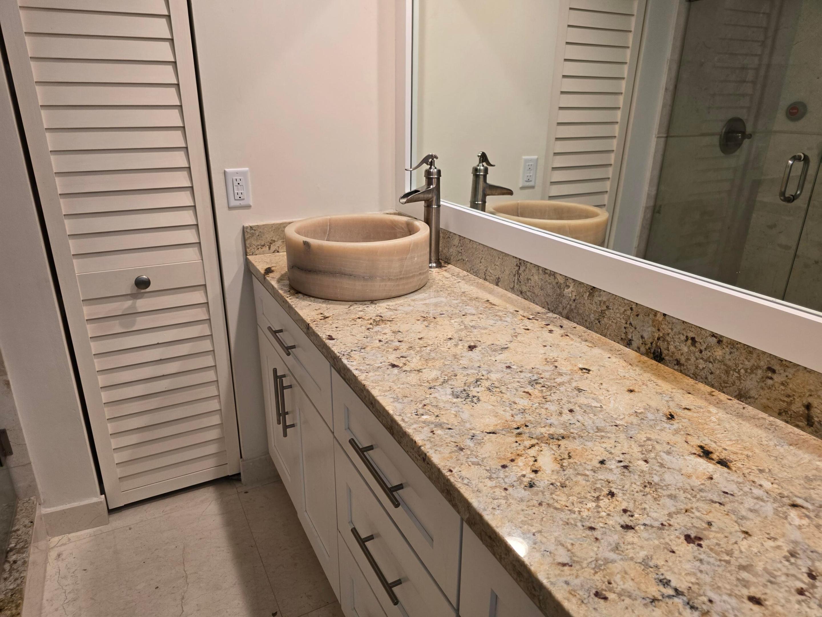 LAKESIDE - Residential