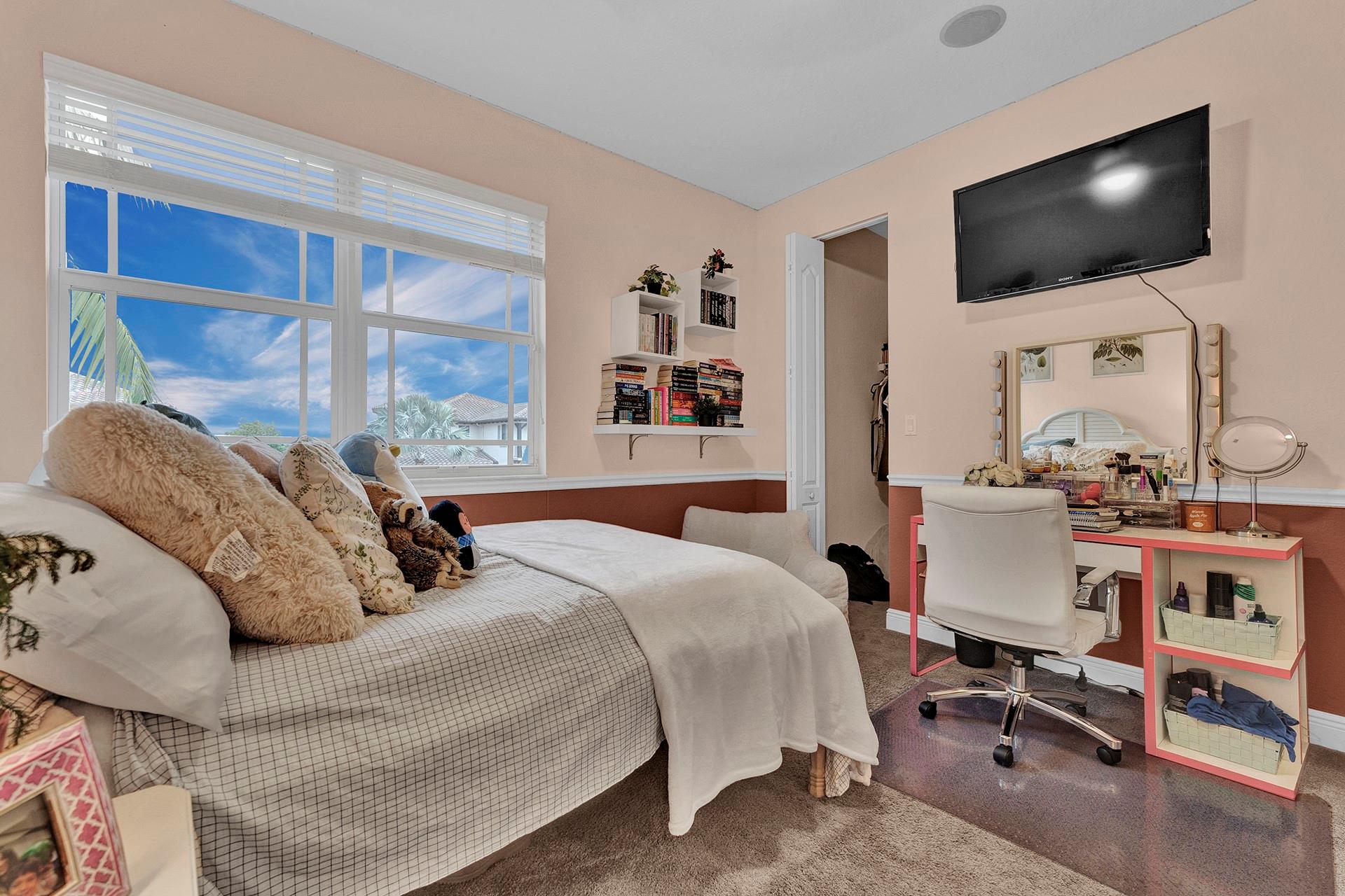 Debuys 180-147 B Miralago - Residential