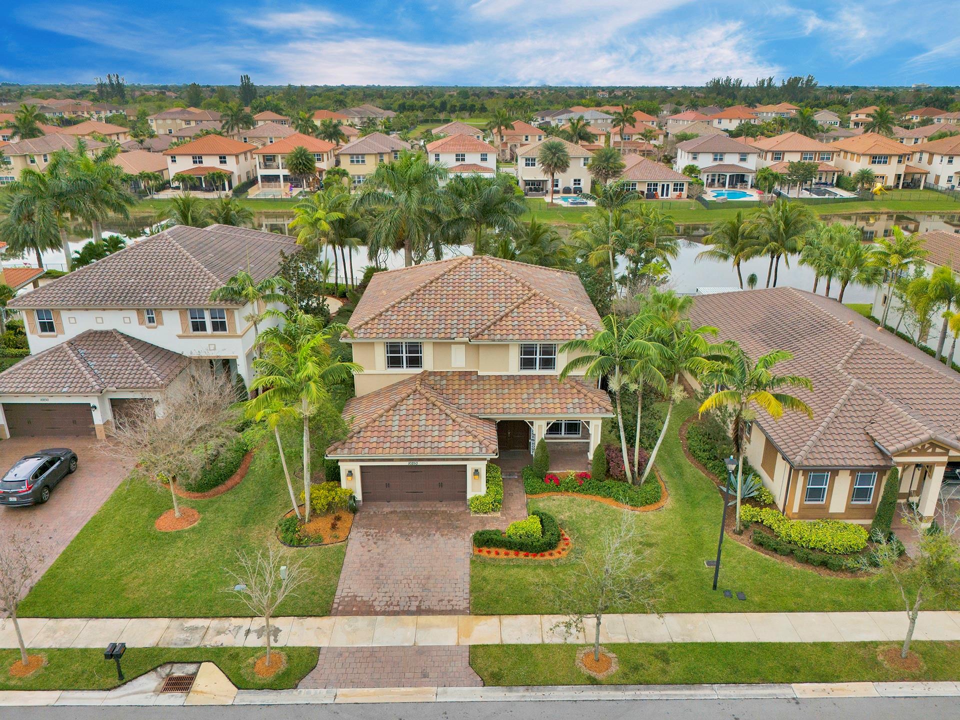 10250 Peninsula Pl, Parkland, FL, 33076/$999,999 3 10250 Peninsula Pl