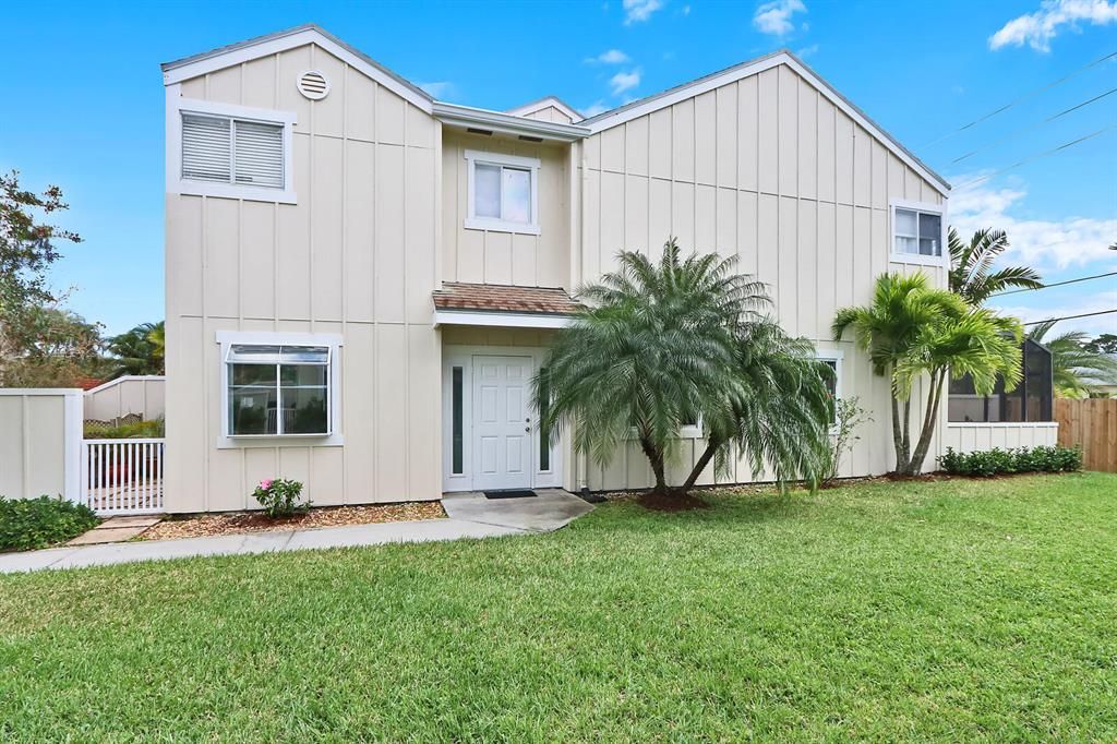Photo of 6230 Riverwalk 8 Lane #8, Jupiter, FL 33458 (MLS # R10700539)