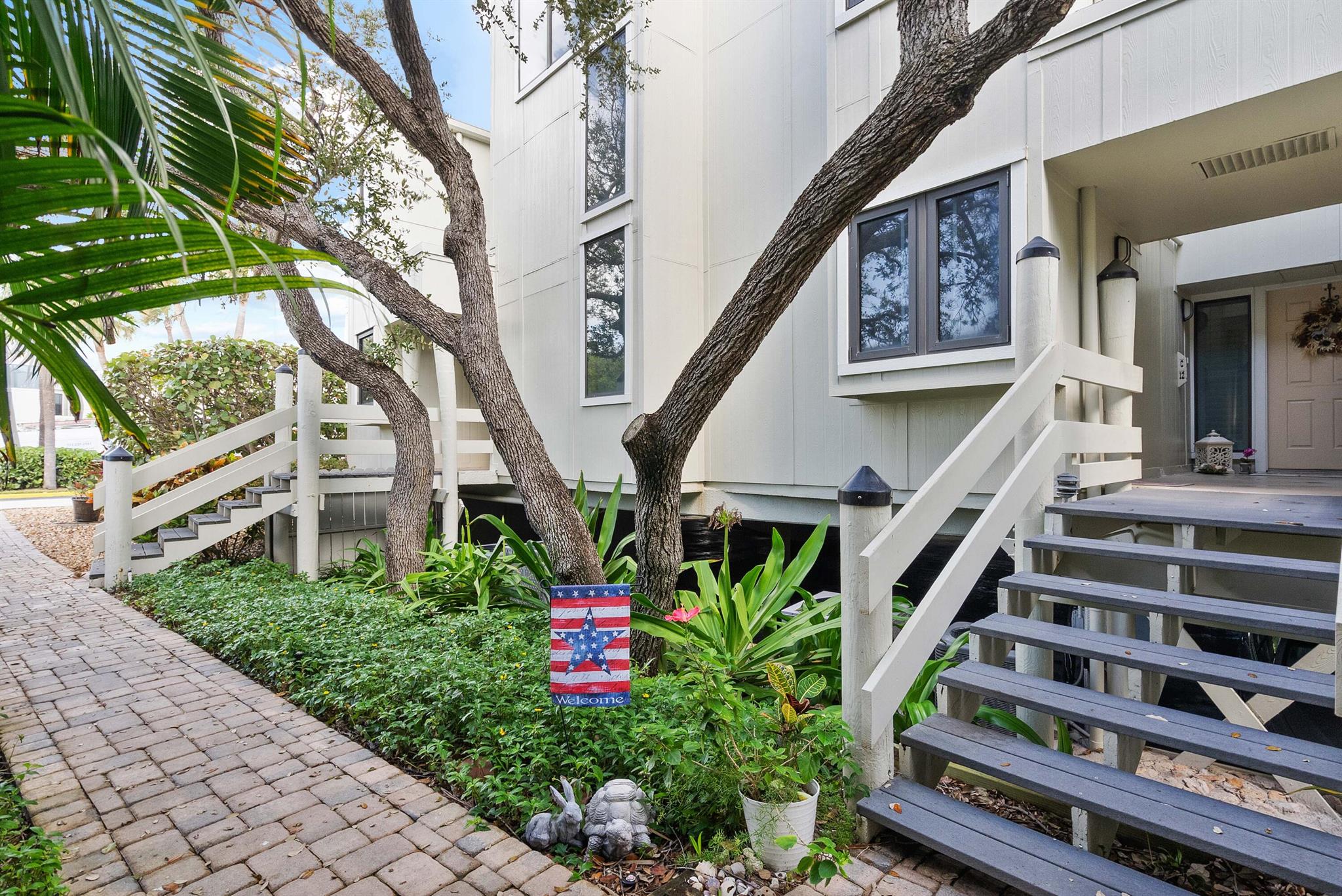 2051 NE Ocean Boulevard C22, Stuart, FL, 34996/$895,000 4 2051 NE Ocean Boulevard C22