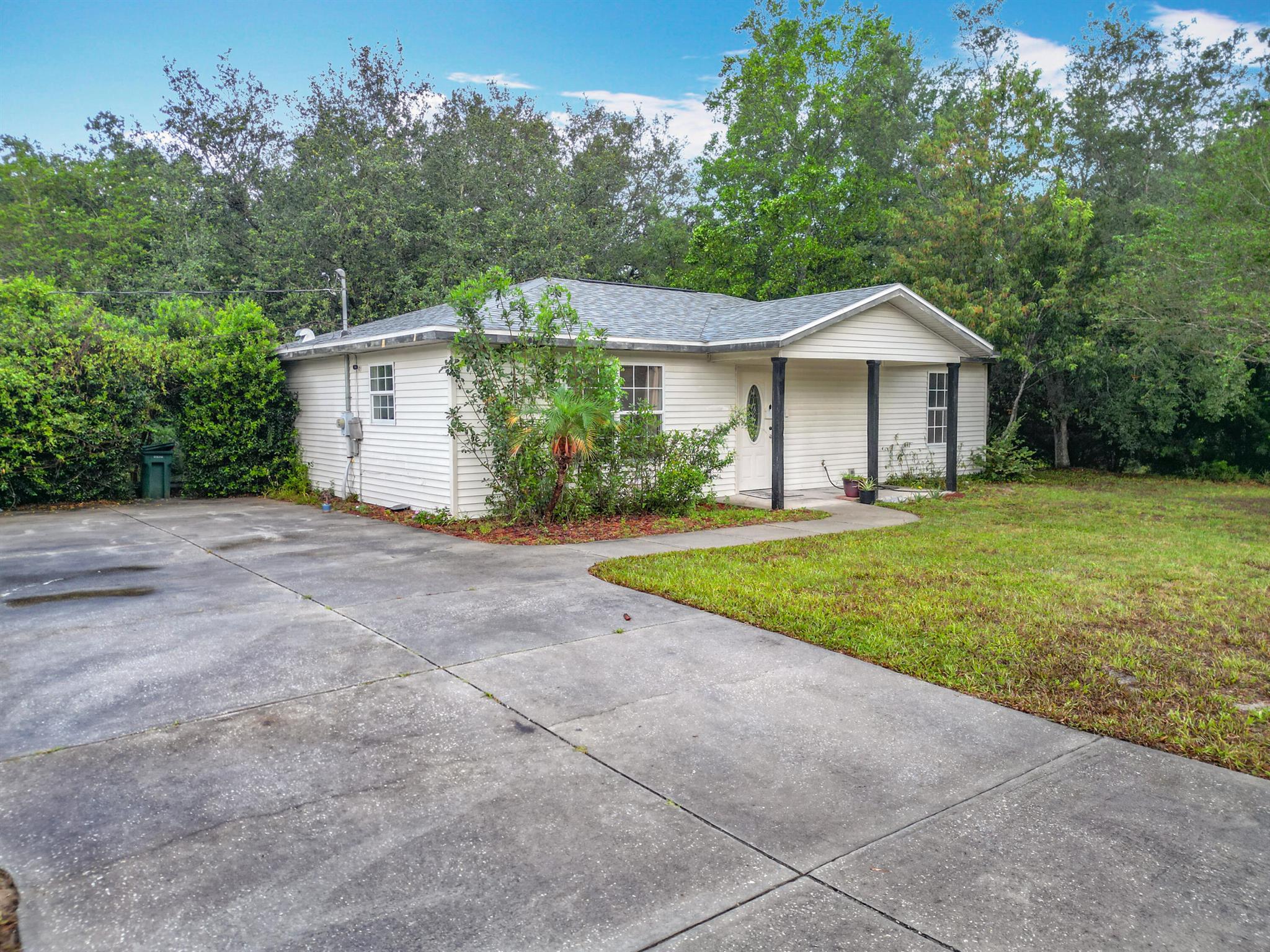 915 N Independence Highway