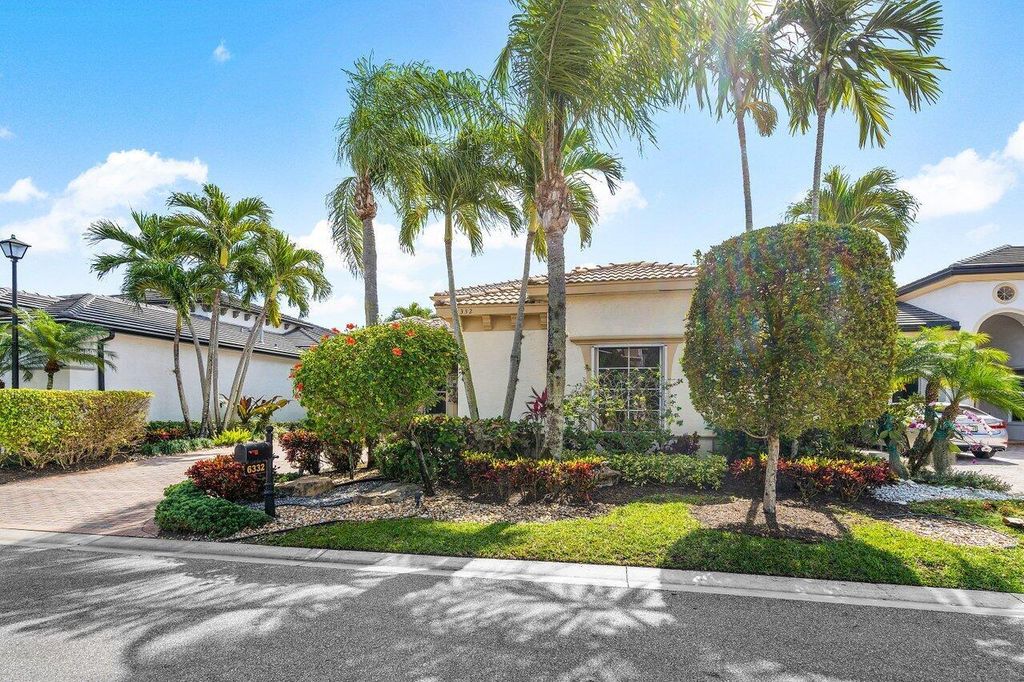 Photo of 6332 Via Venetia N, Delray Beach, FL 33484 (MLS # R10964136)