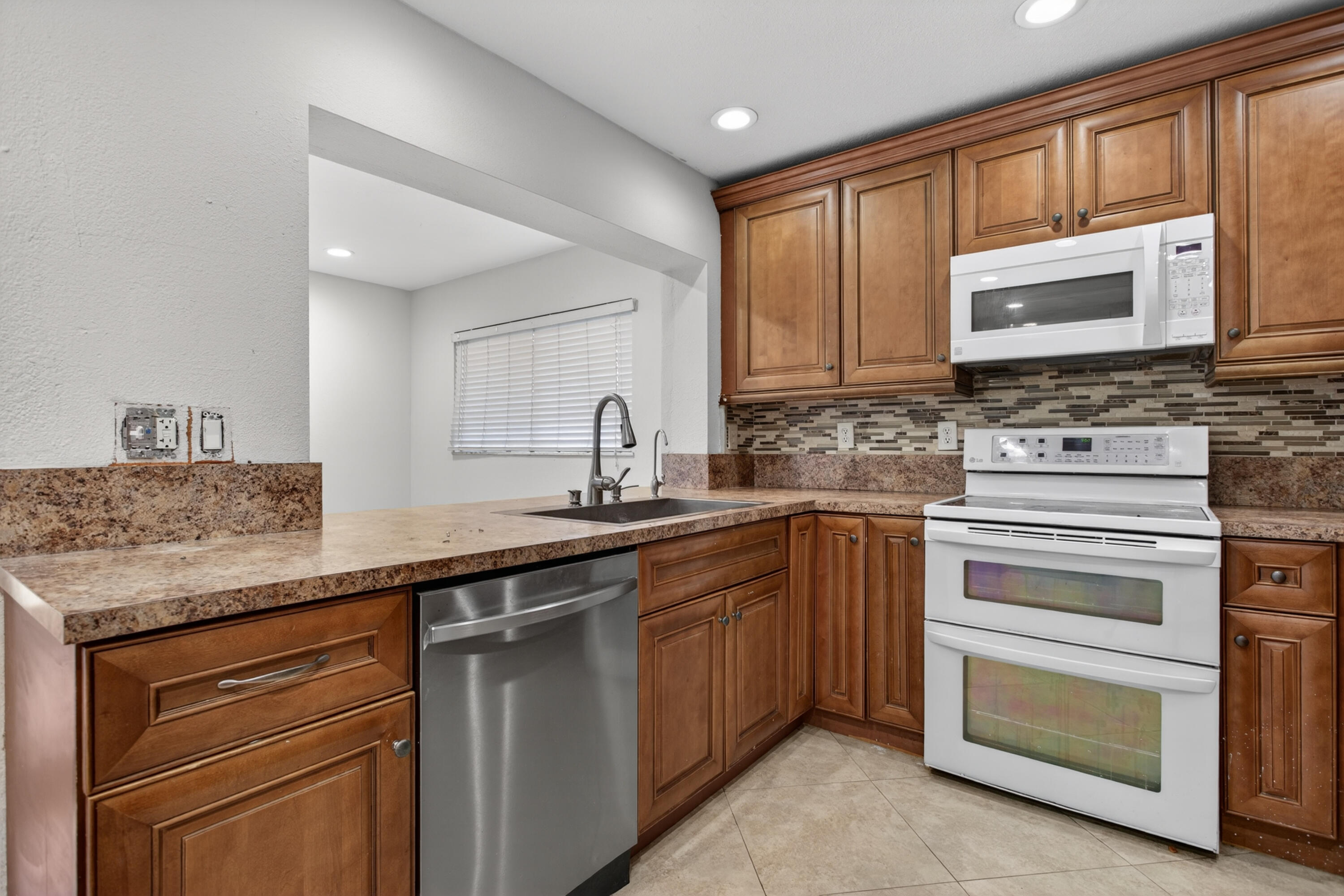 SUNFLOWER FIRST ADD - Residential