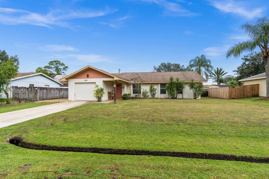 Photo of 719 SE Carnival Avenue, Port Saint Lucie, FL 34983 (MLS # R10761592)