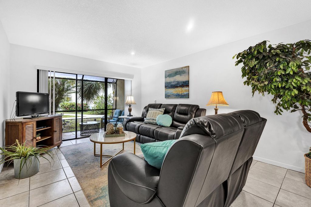 Photo of 301 N Pine Island Road #152, Plantation, FL 33324 (MLS # R11005601)