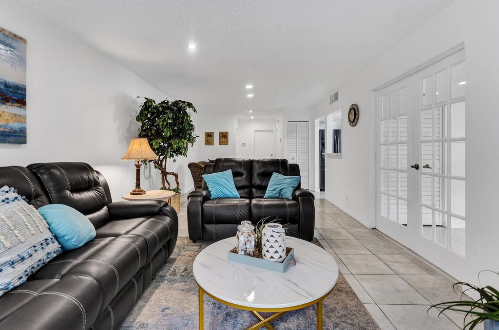 Photo of 301 N Pine Island Road #152, Plantation, FL 33324 (MLS # R11005601)