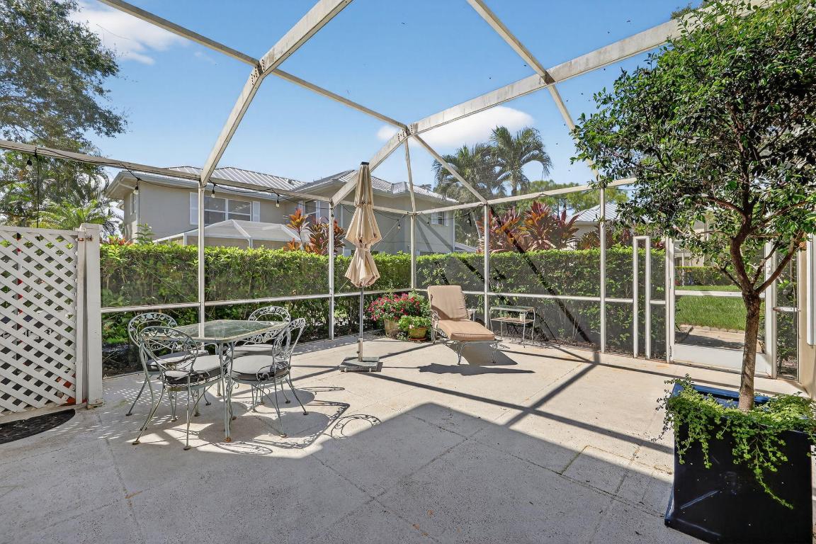 2433 SW Danbury Lane