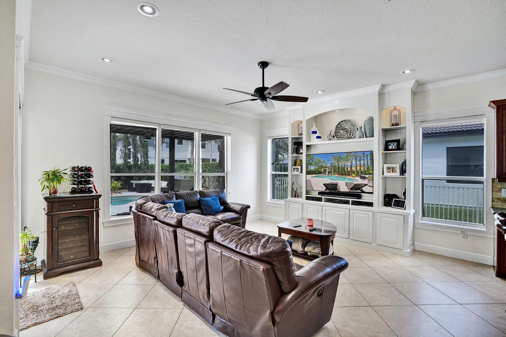 Sunset Lakes - Residential