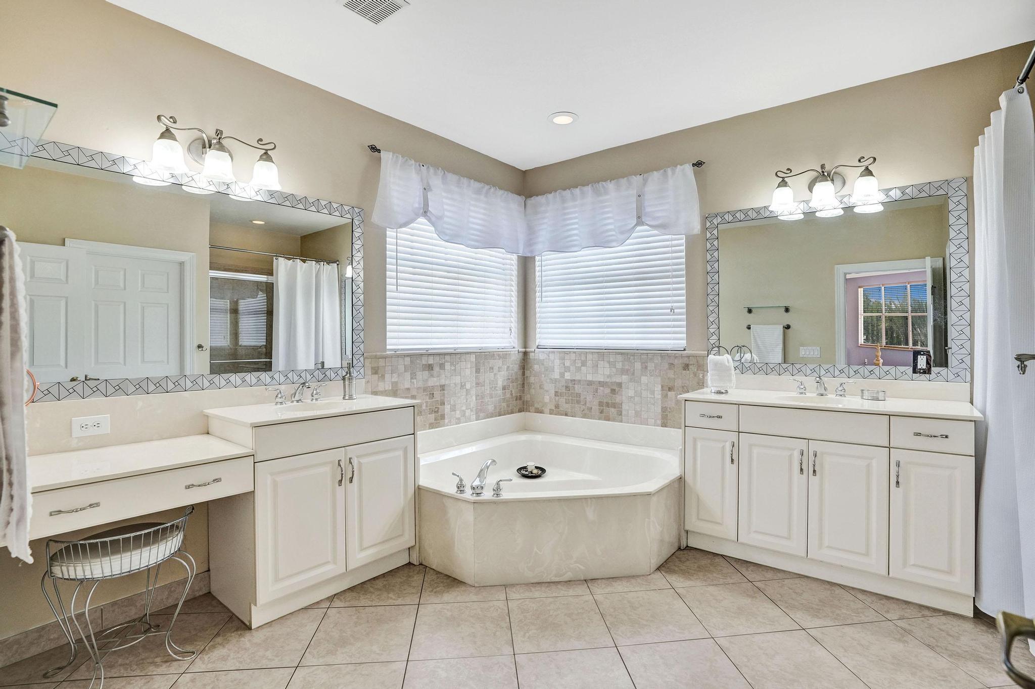 Sunset Lakes - Residential
