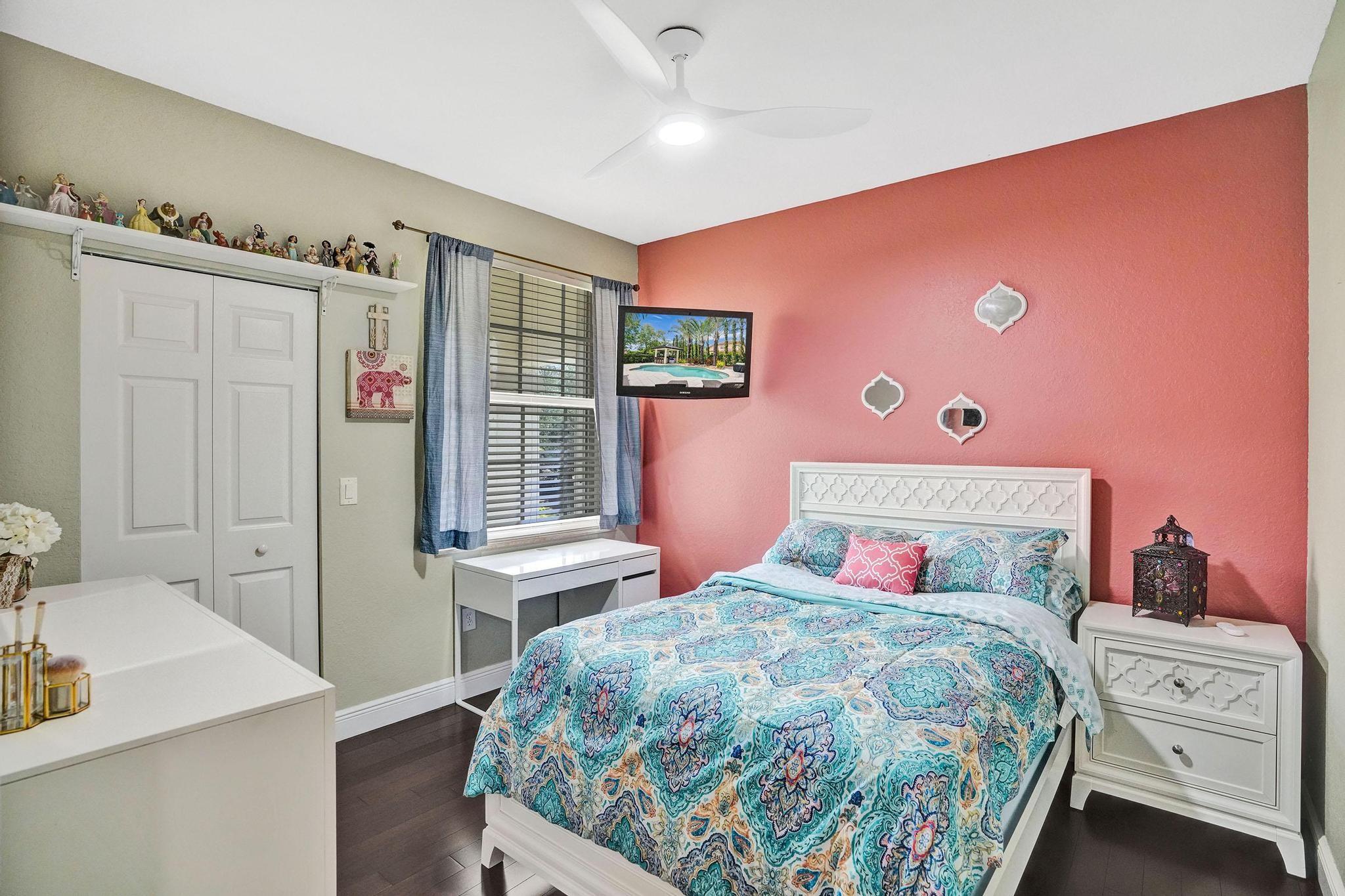 Sunset Lakes - Residential