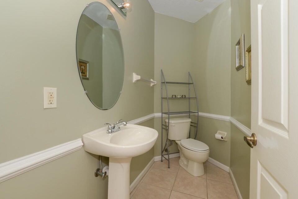 CASTLE PINES CONDOMINIUM - Residential Lease