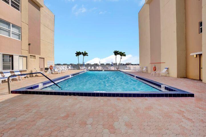 PALM LAKE 1 CONDO - Residential
