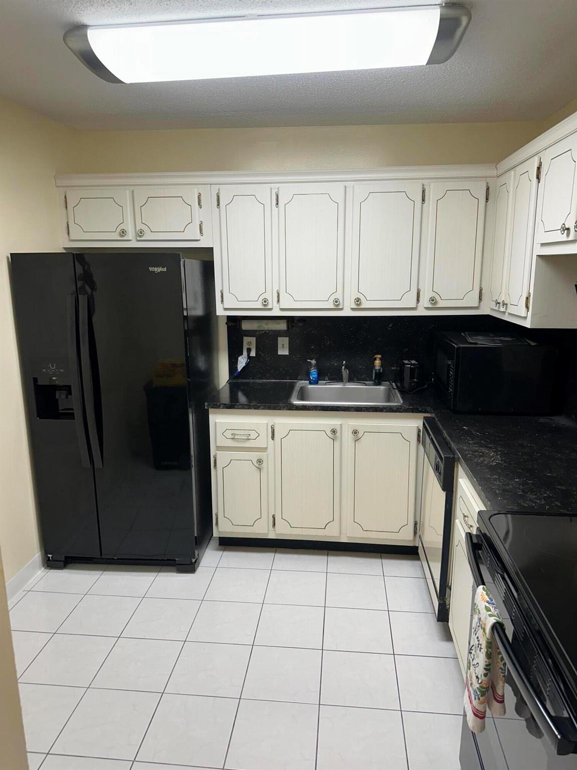 PALM LAKE 1 CONDO - Residential