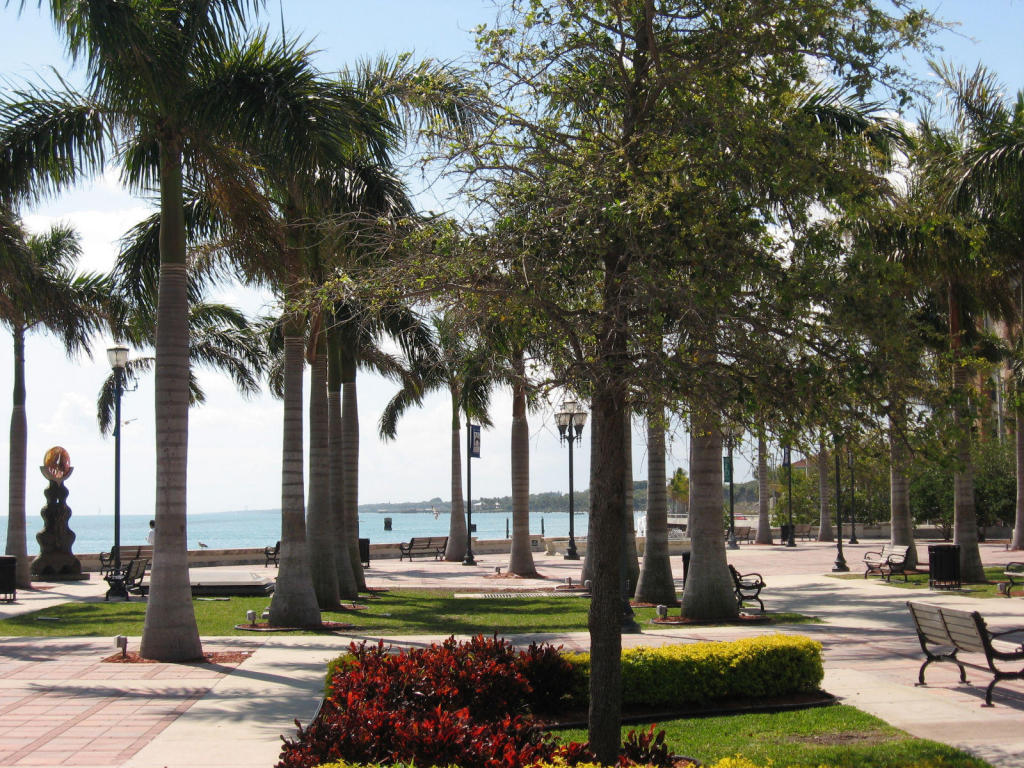 HARBOUR ISLE AT HUTCHINSON ISLAND WEST, A CONDOMIN - Residential Lease