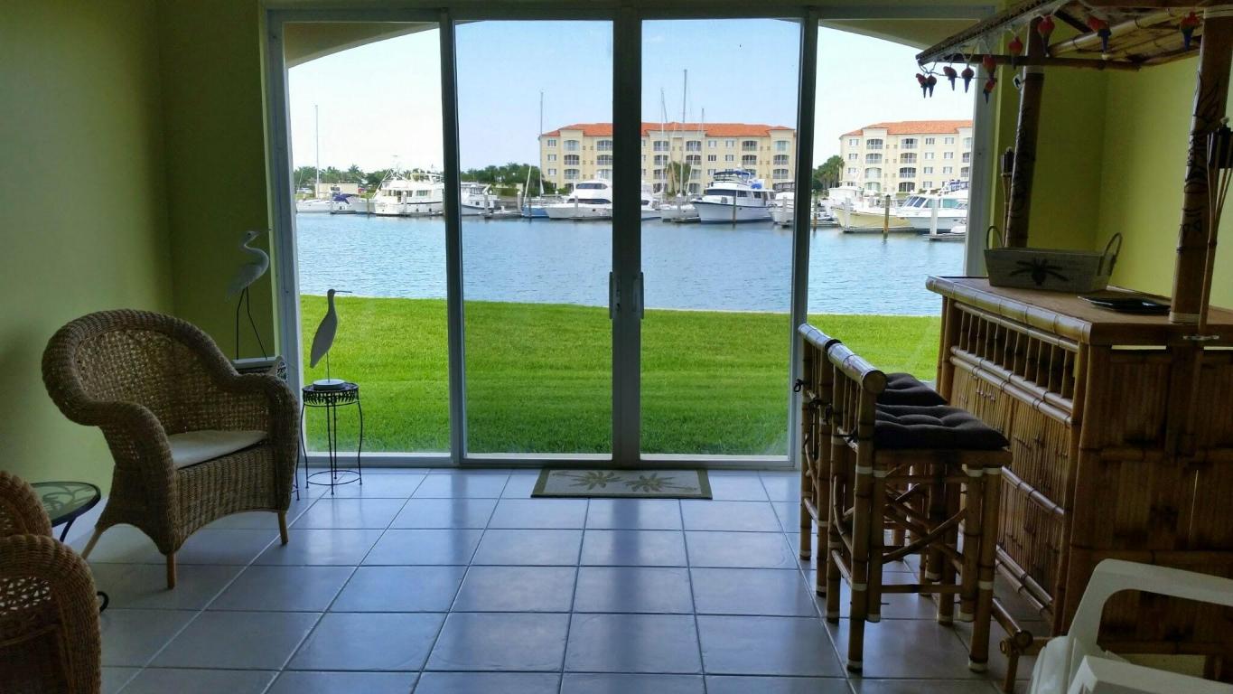 HARBOUR ISLE AT HUTCHINSON ISLAND WEST, A CONDOMIN - Residential Lease