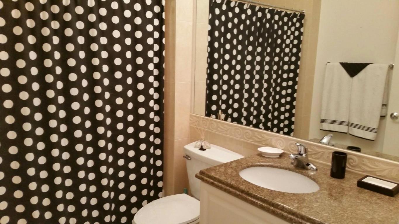 HARBOUR ISLE AT HUTCHINSON ISLAND WEST, A CONDOMIN - Residential Lease