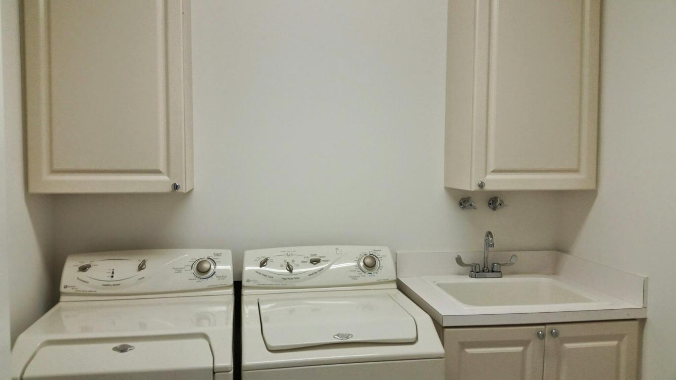 HARBOUR ISLE AT HUTCHINSON ISLAND WEST, A CONDOMIN - Residential Lease