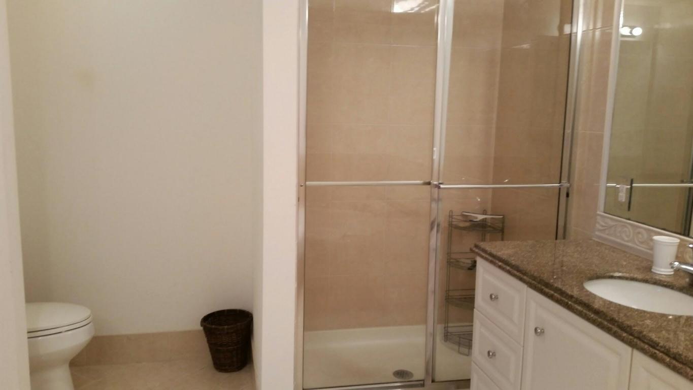 HARBOUR ISLE AT HUTCHINSON ISLAND WEST, A CONDOMIN - Residential Lease