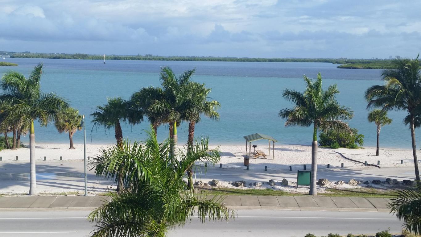 HARBOUR ISLE AT HUTCHINSON ISLAND WEST, A CONDOMIN - Residential Lease