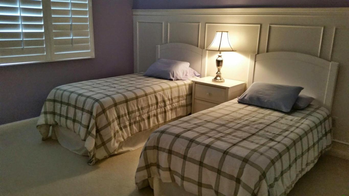 HARBOUR ISLE AT HUTCHINSON ISLAND WEST, A CONDOMIN - Residential Lease