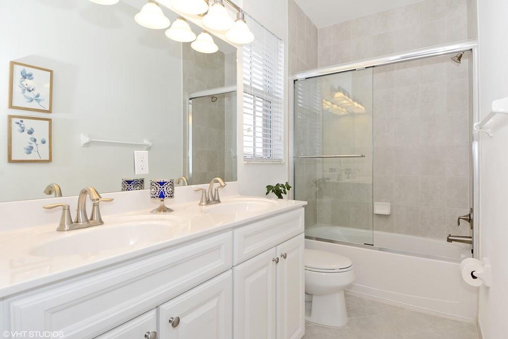 MIRA LAGO - Residential