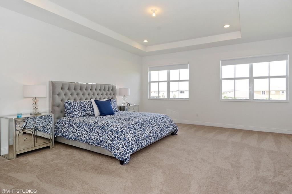 MIRA LAGO - Residential