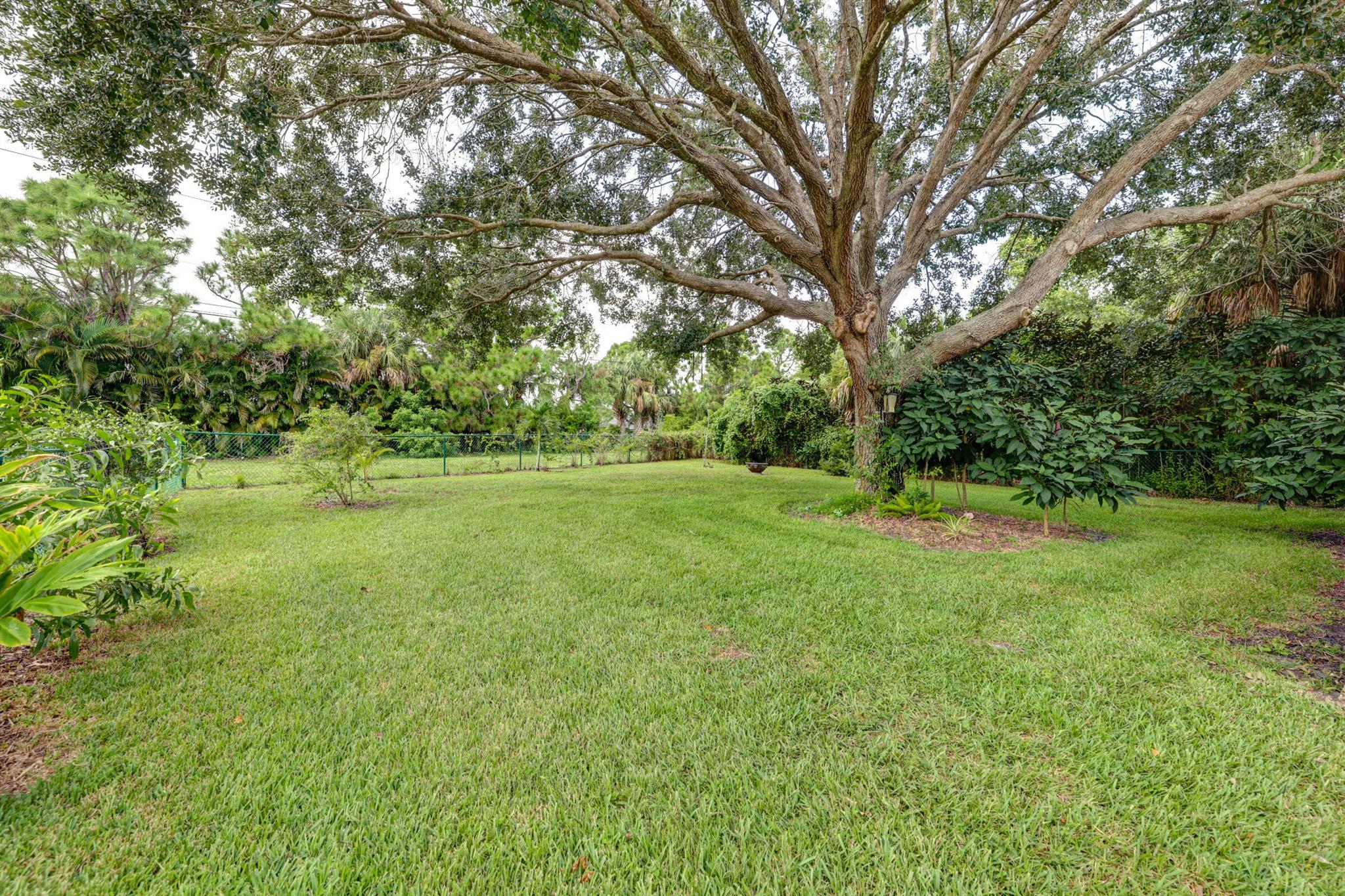 SAWGRASS LAKES PLAT NO 1 - Residential