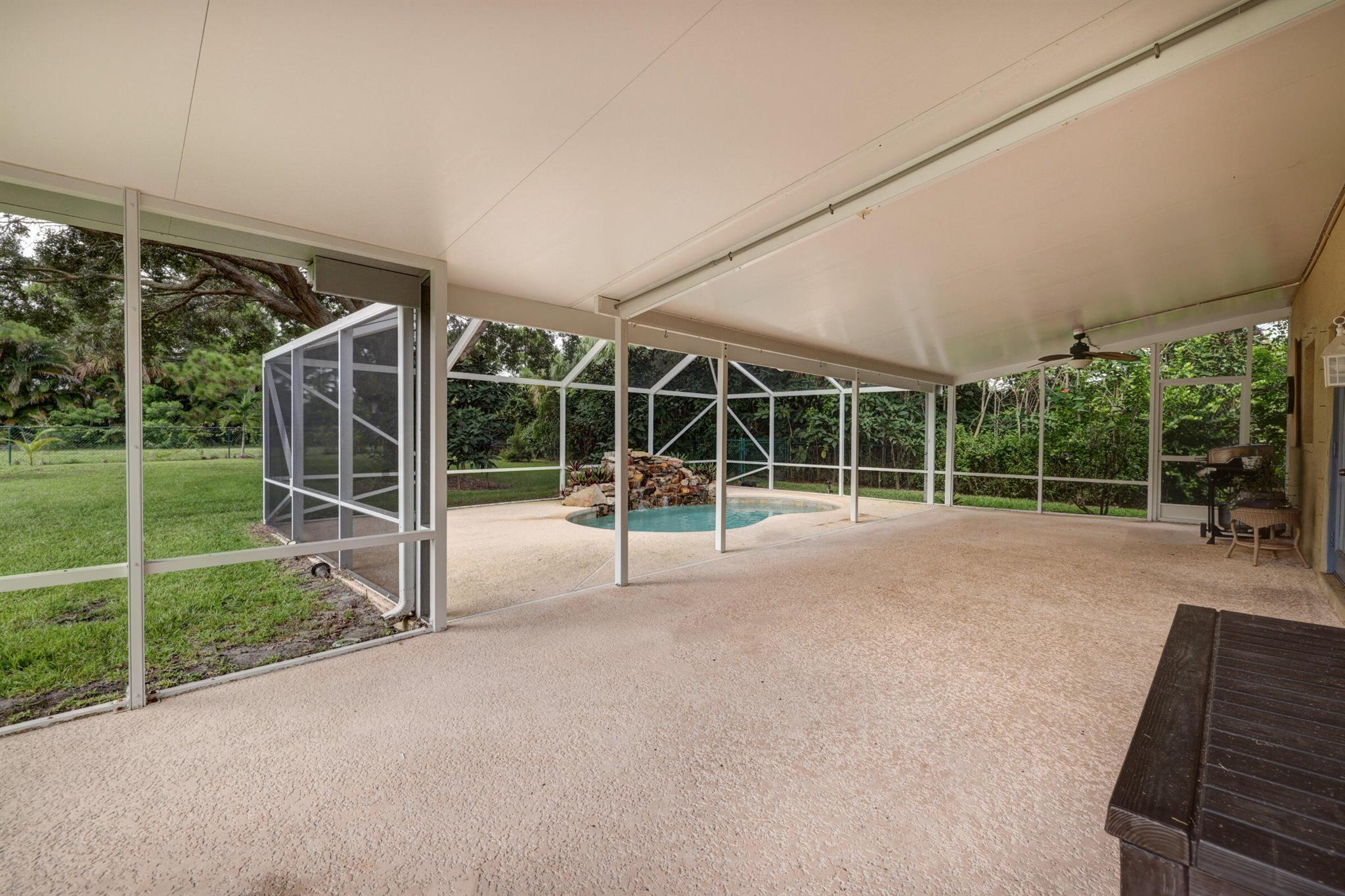 SAWGRASS LAKES PLAT NO 1 - Residential