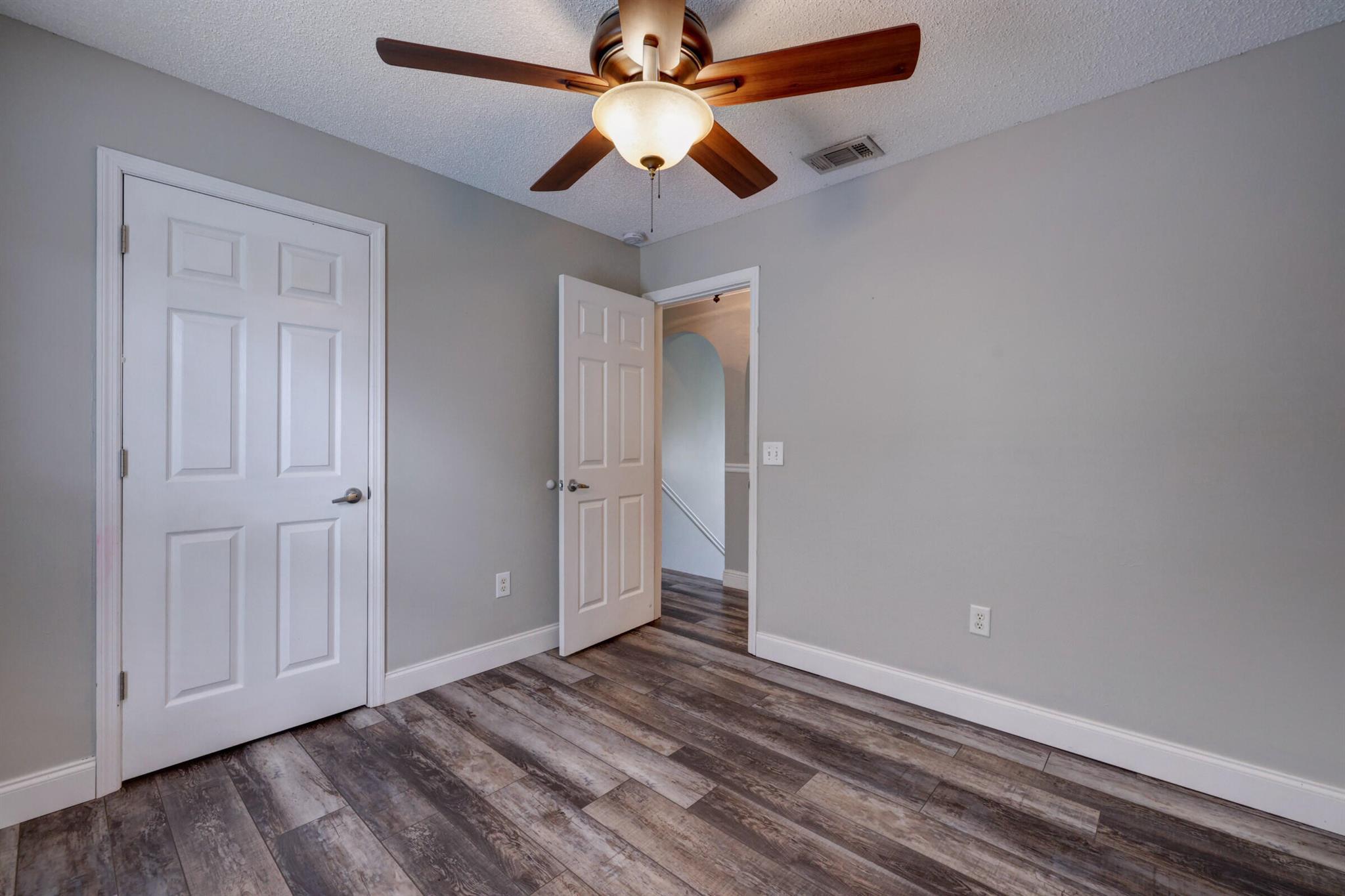 SAWGRASS LAKES PLAT NO 1 - Residential