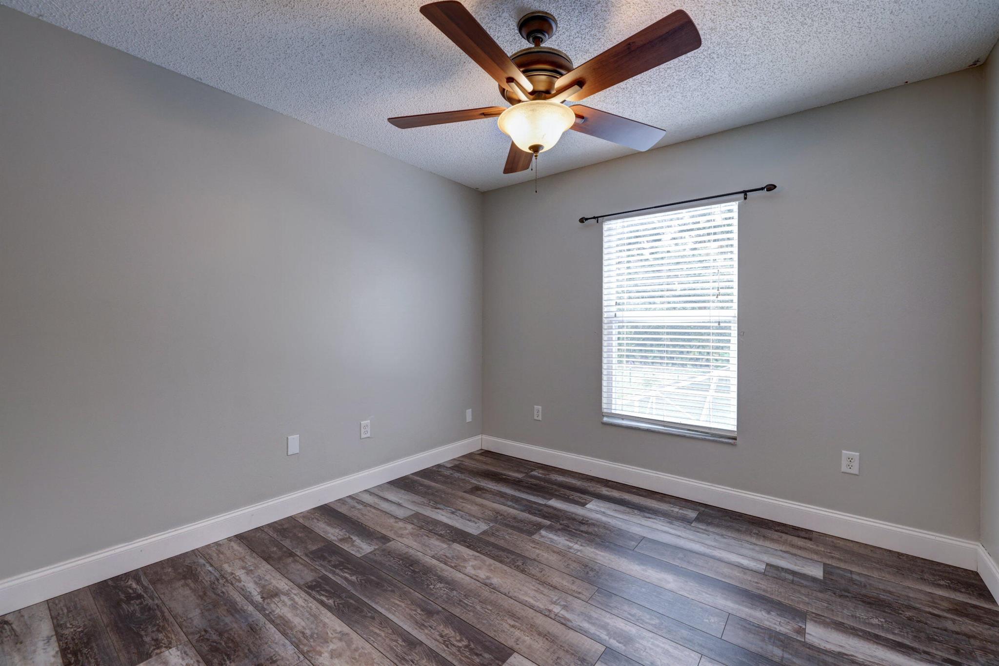 SAWGRASS LAKES PLAT NO 1 - Residential