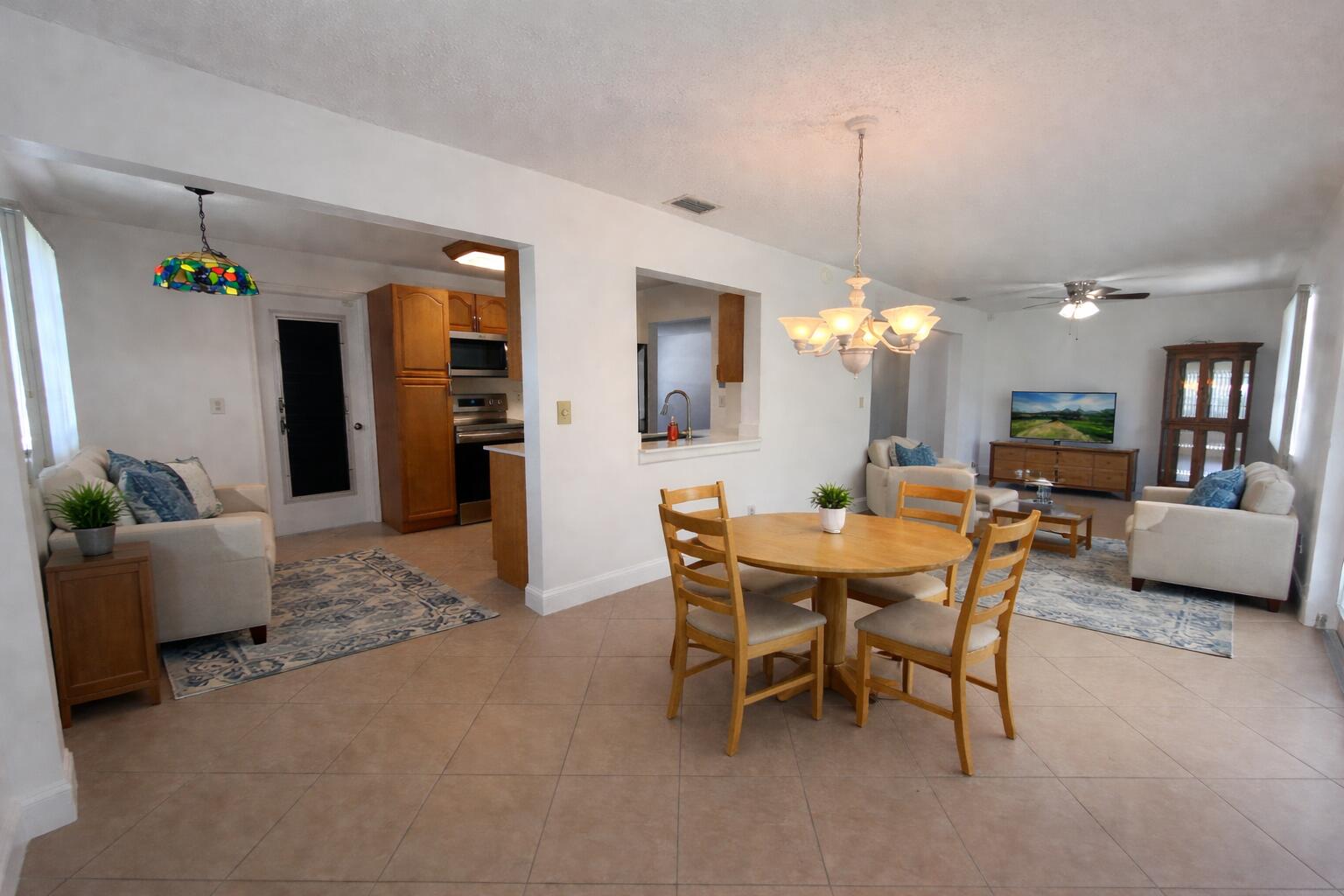 PALM BEACH LEISUREVILLE SEC 10 - Residential