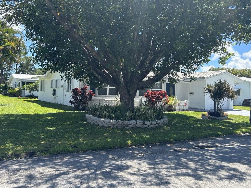 PALM BEACH LEISUREVILLE SEC 10 - Residential