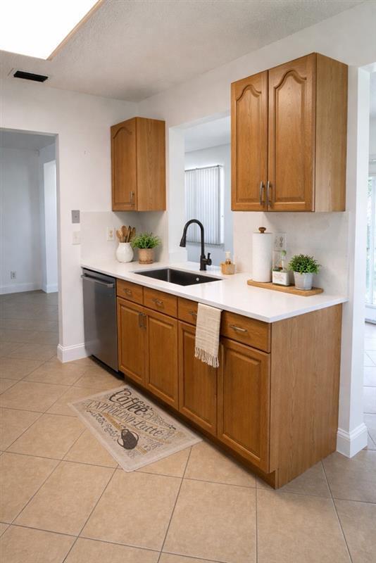 PALM BEACH LEISUREVILLE SEC 10 - Residential