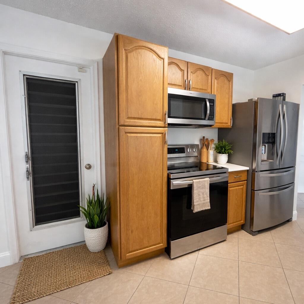 PALM BEACH LEISUREVILLE SEC 10 - Residential