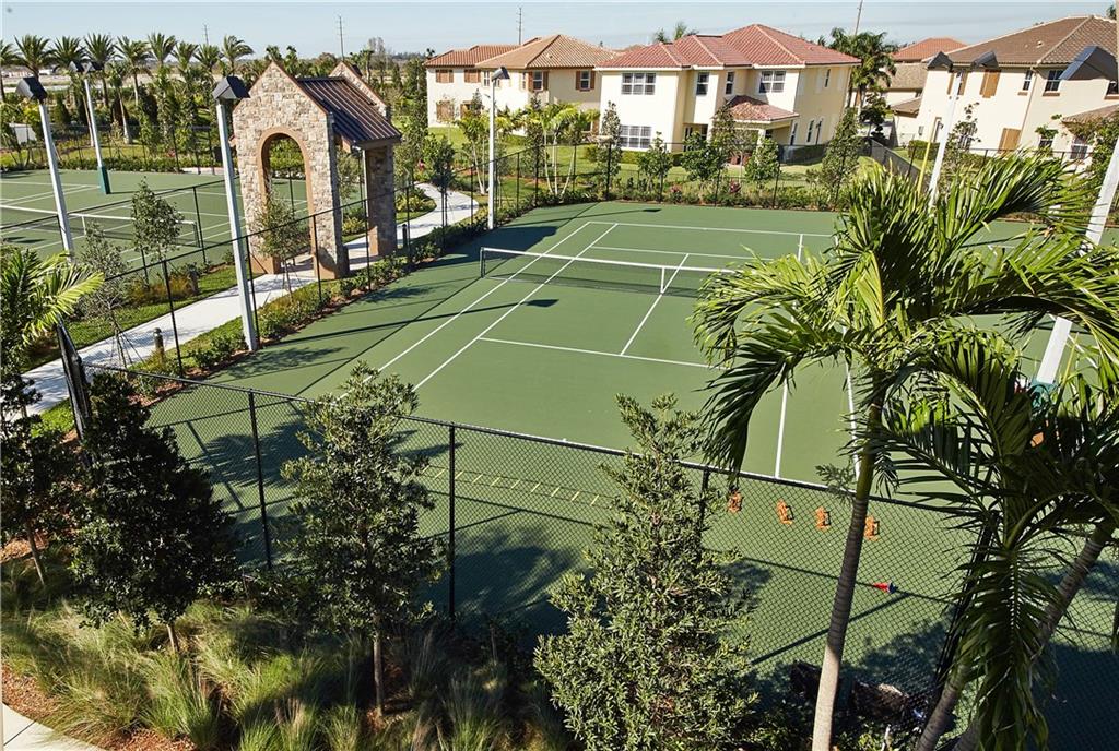MIRA LAGO - Residential