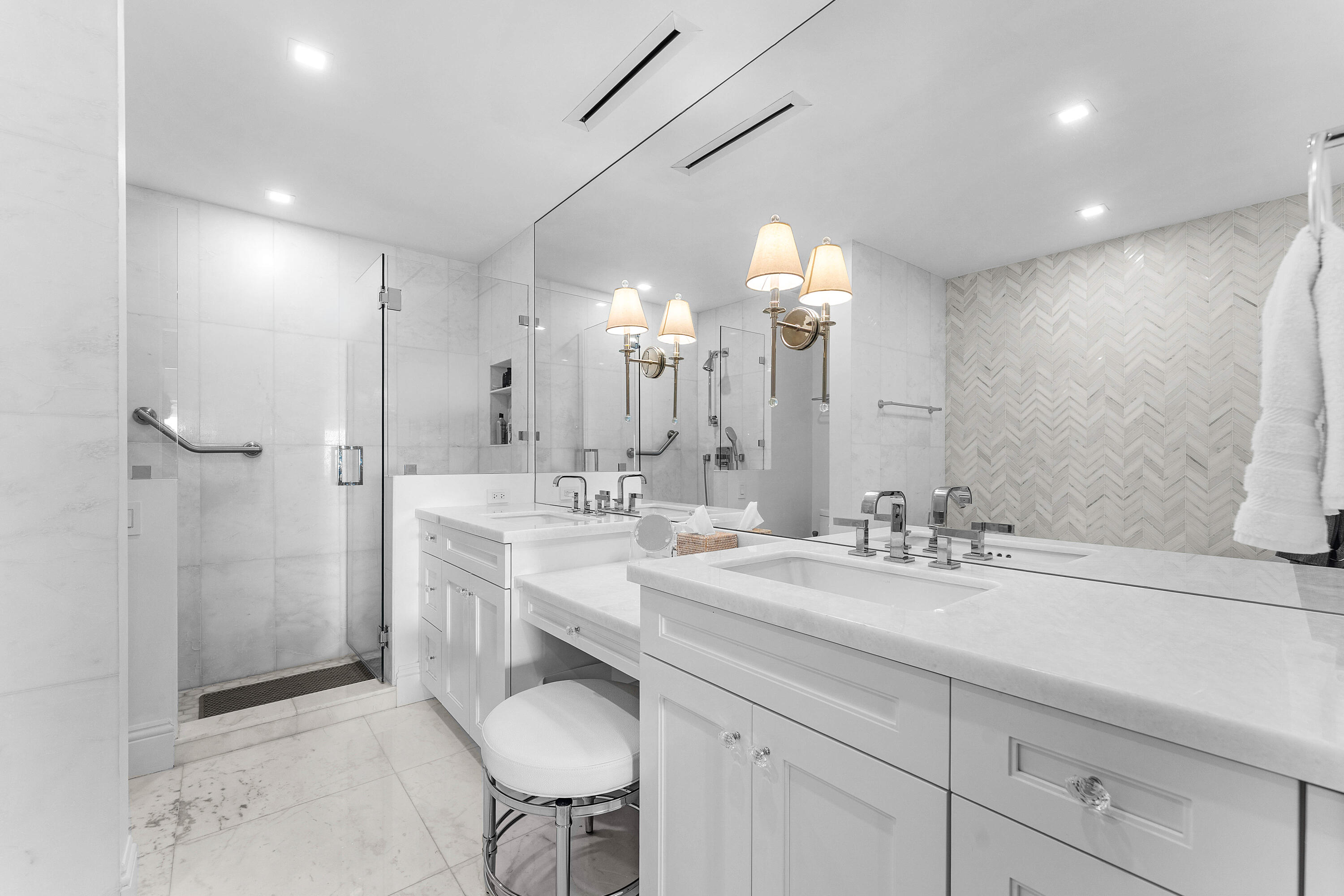 THREE HUNDRED OCEAN BLVD APTS INC - Residential