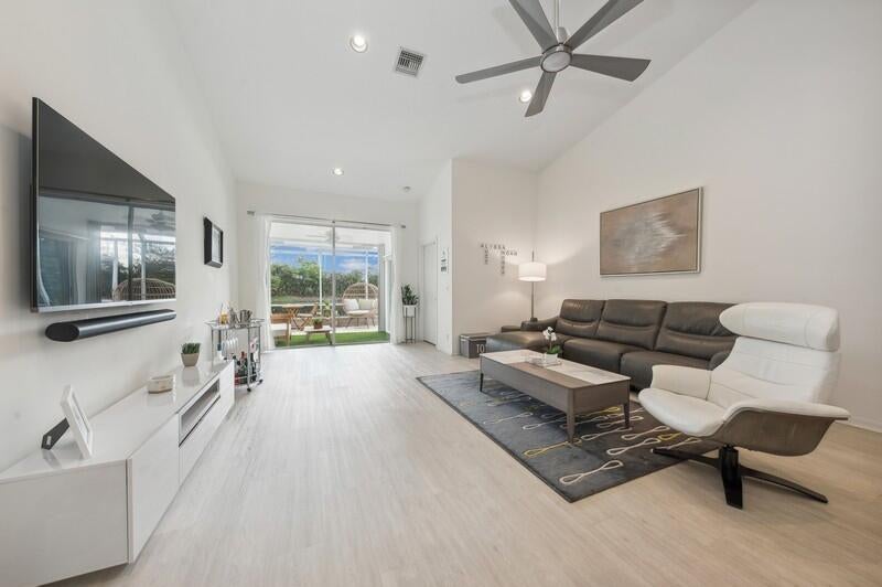 Photo of 18404 Via Di Sorrento, Boca Raton, FL 33496 (MLS # R10948952)