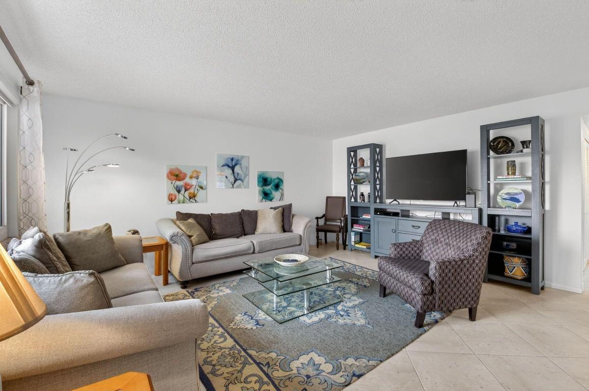 Lakes of Delray - Residential