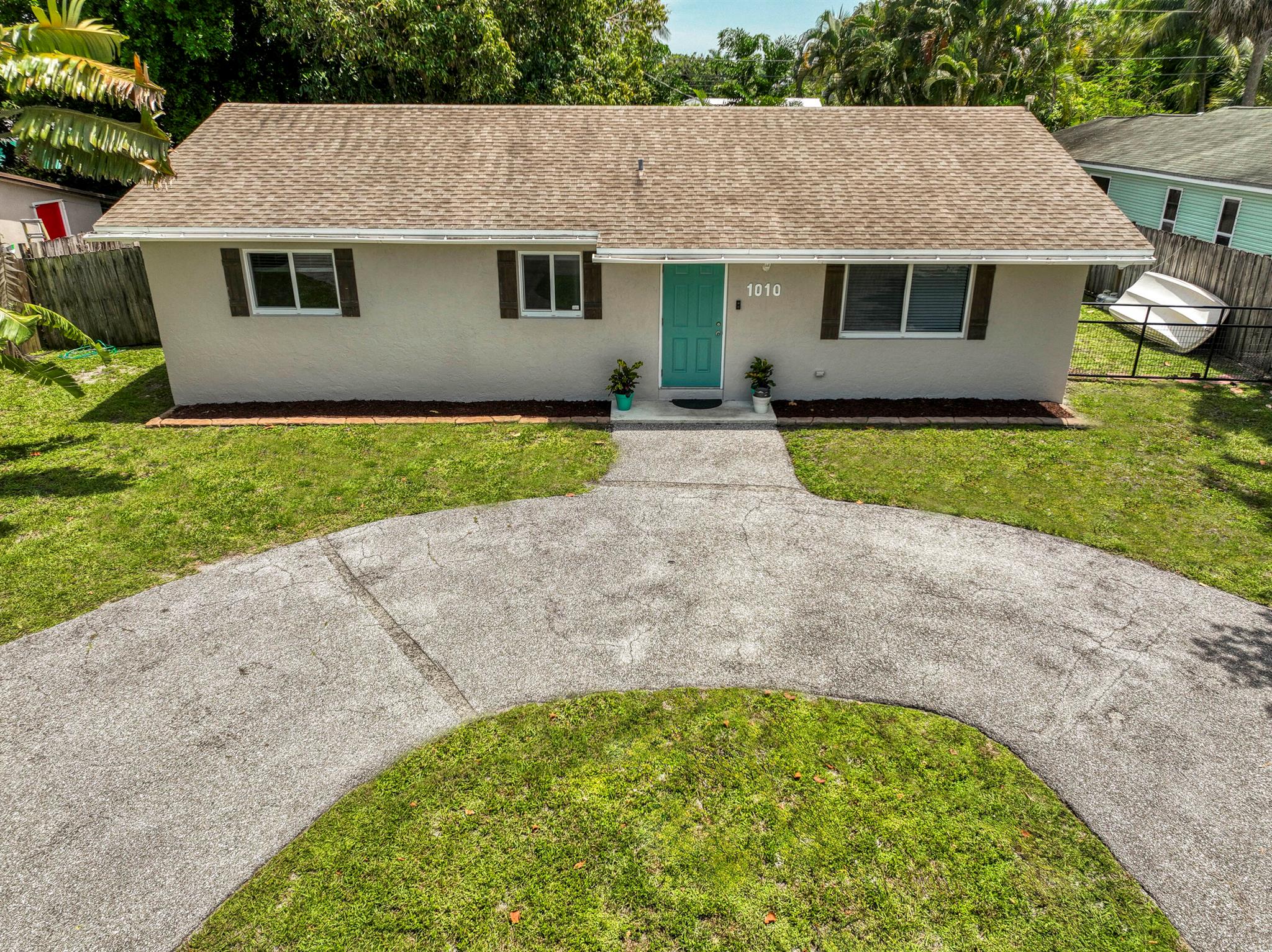 1010 Comanche Street