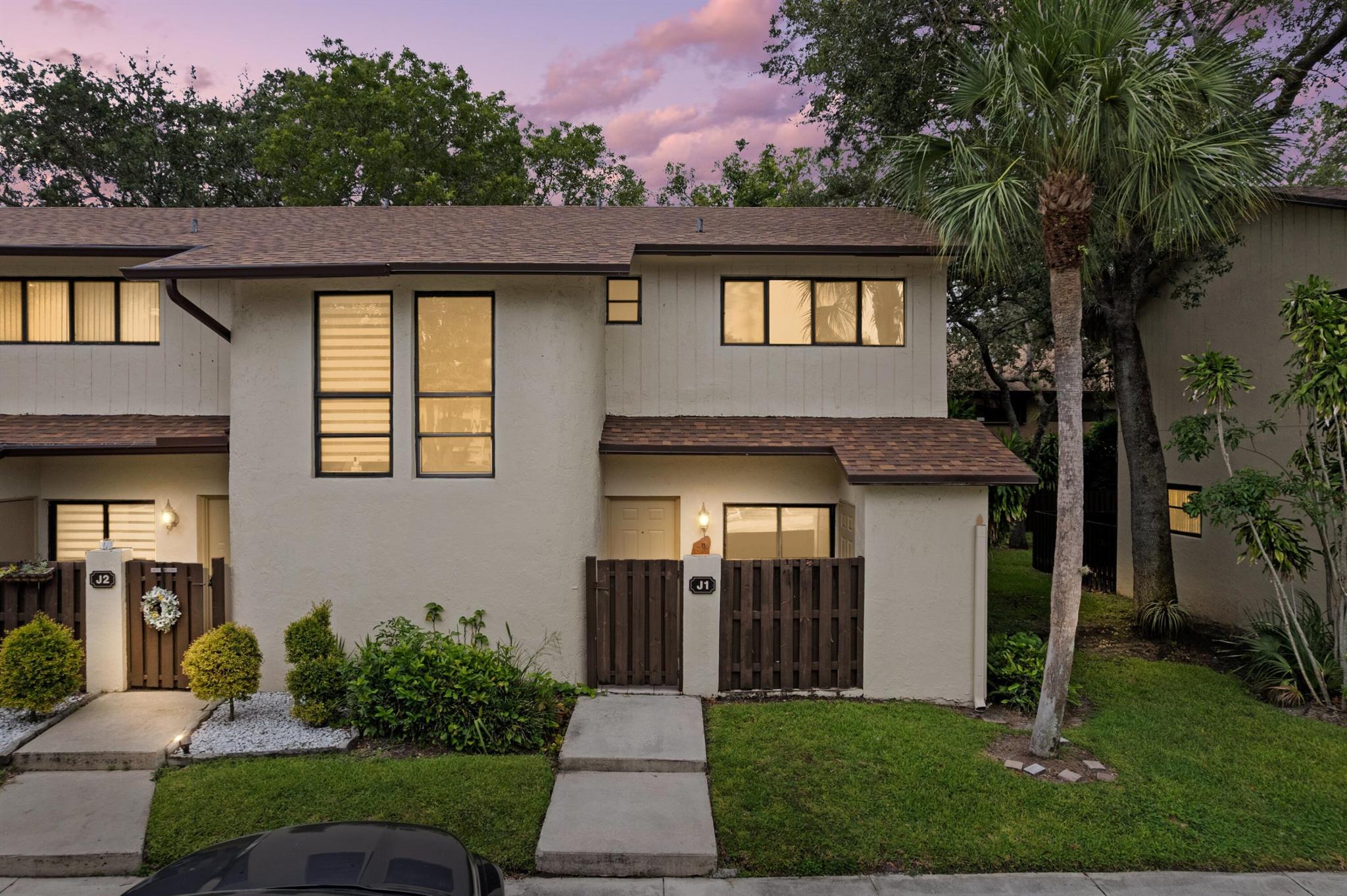 GORGEOUS CORNER END-UNIT TOWNHOUSE | NEEDS NEW AC AND SOME LOVE | SOLD AS IS | CASH ONLY | GATED COMMUNITY OF BONAIRE | QUICK WALK TO POOL & TENNIS COURTS | LOW HOA FEES | Bright Open Floor Plan | LED Recessed Lighting | Impressive Volume Ceilings | Eat-In Kitchen | Serving Window | Granite Counters | White Wood Cabinets | S/S Appliances | Pantry | Front Loader Washer/Dryer | Large Primary Bedroom w/ Walk-In Closet | En-suite | Lots of Storage | Immaculate Tropical Landscaping | Private Fenced Patio | Assigned & Guest Parking | Resort-Like Amenities Offer, Community Pool, Clubhouse, Tennis Courts | Great Location to Parks, Fine Dining, Shops & Turnpike | Top A+ Rated Schools | AC Handler 99 | Compressor 2011 | PRESENT ALL OFFERS!