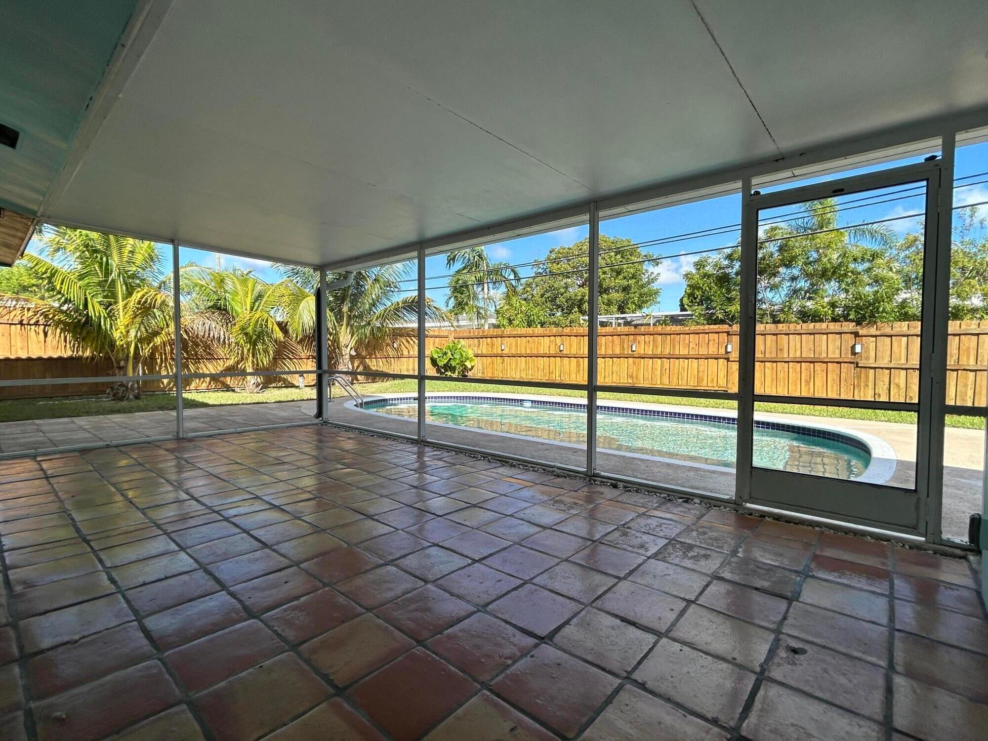 455 NE 29TH Street