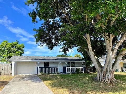 Photo of 1455 NE Silver Maple Way, Jensen Beach, FL 34957 (MLS # R11133792)